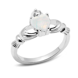 Pierścionek Srebrny Serce na Rękach z Opalem