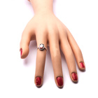 Srebrny Pierścionek z Czerwonym Kamieniem