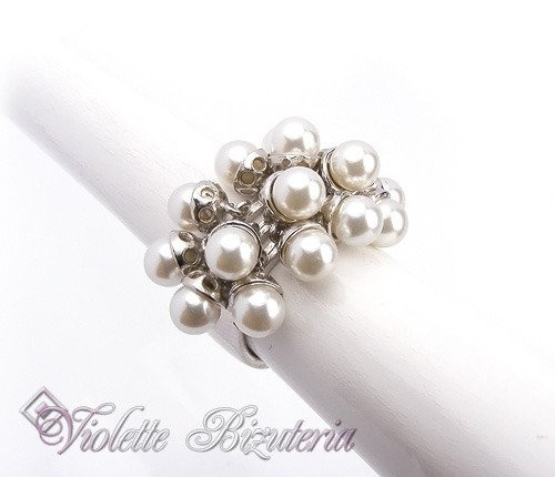 Pozłacany pierścionek Białe Perły 1616