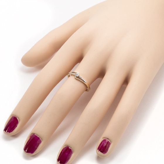 Złoty Pierścionek Zaręczynowy z Brylantami 0.10ct