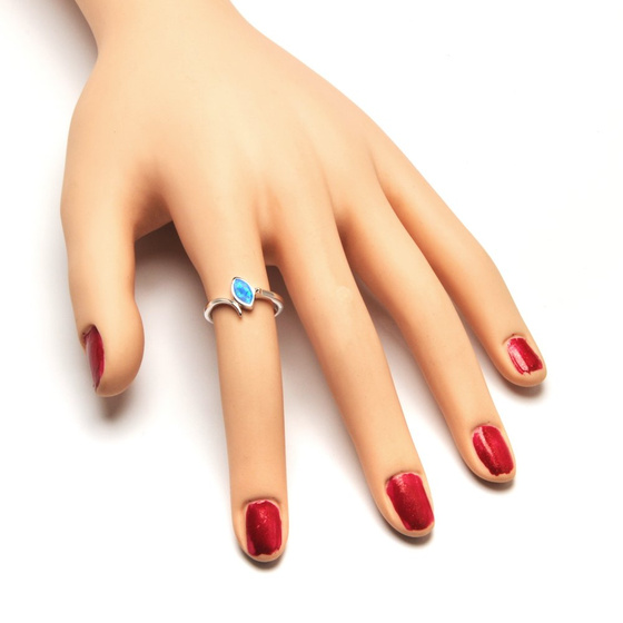 Srebrny Pierścionek z Niebieskim Opalem