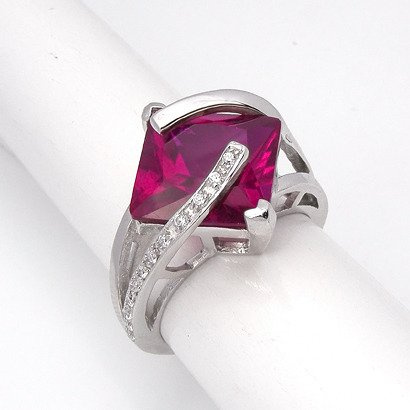 Pierścionek Srebrny z Dużą Rubinową Cyrkonią