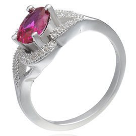 Srebrny Pierścionek z Rubinowym Kamieniem