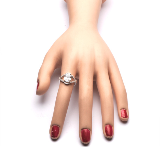 Srebrny Pierścionek z Diamentową Cyrkonią