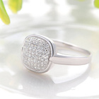 Srebrny Pierścionek Wysadzany Cyrkoniami