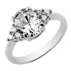 Srebrny Pierścionek z Dużą Białą Cyrkonią