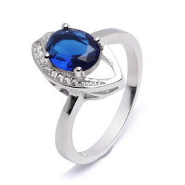 Srebrny Pierścionek z Szafirową Cyrkonią