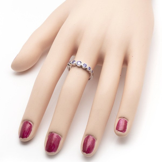 Srebrny Pierścionek z Fioletowymi Kamieniami