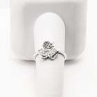 Srebrny Pierścionek z Białymi Mikro Cyrkoniami