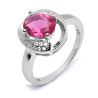 Srebrny Pierścionek z Rubinową Cyrkonią