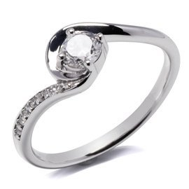 Srebrny Pierścionek z Diamentowymi Cyrkoniami