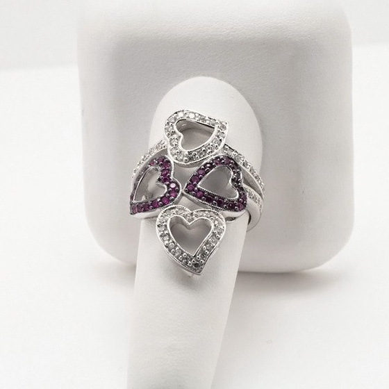 Szeroki Srebrny Pierścionek z Serduszkami