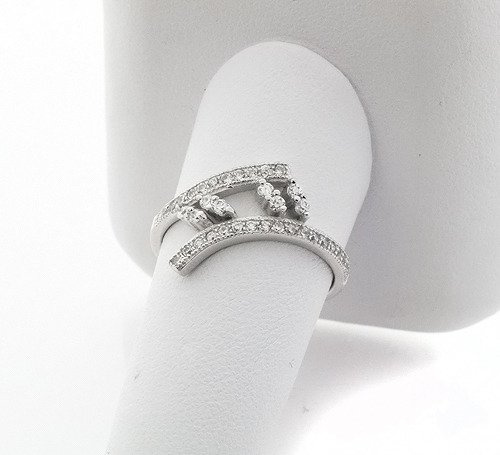 Srebrny Pierścionek z Białymi Cyrkoniami