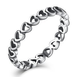 Srebrny Pierścionek z Serduszkami