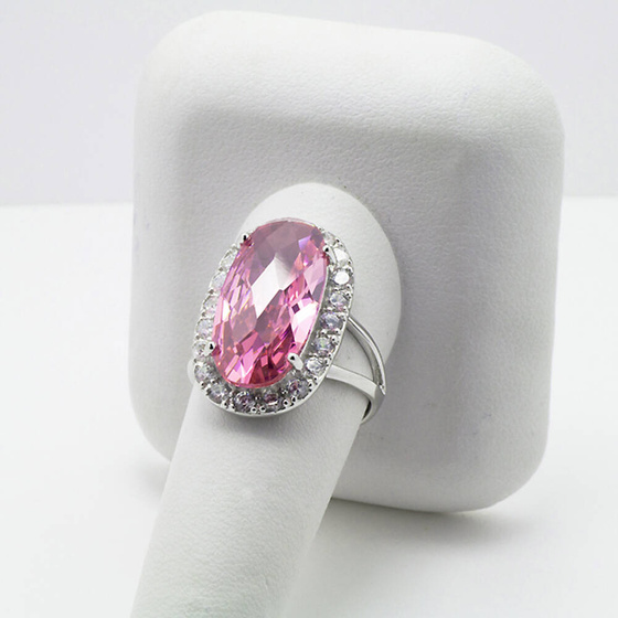 Srebrny Pierścionek z Dużym Różowym Kamieniem