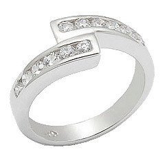 Pierścionek Srebrny Wysadzany Cyrkoniami