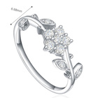 Pierścionek Srebrny Kwiat z Białymi Cyrkoniami