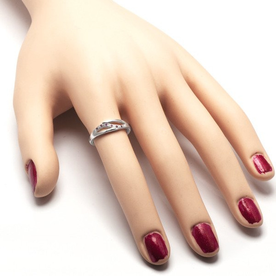 Pierścionek Srebrny Rubinowe i Białe Kamienie