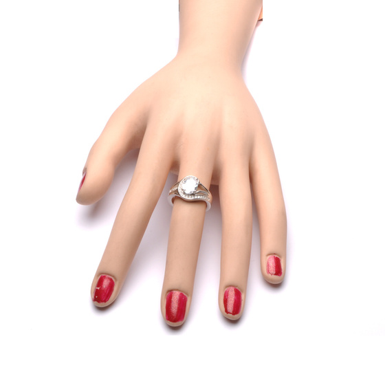 Srebrny Pierścionek z Diamentową Cyrkonią