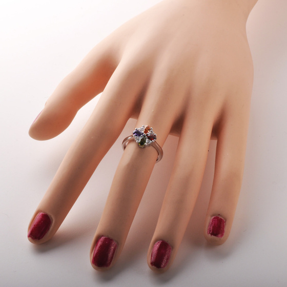 Srebrny Pierścionek z Różnokolorowymi Cyrkoniami