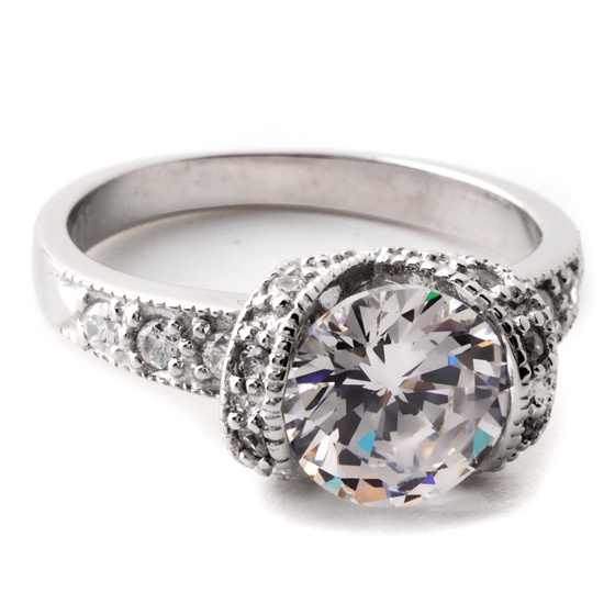 Srebrny Pierścionek z Białą Okrągłą Cyrkonią