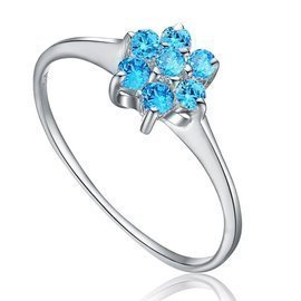 Srebrny Pierścionek Kwiat z Błękitnymi Kamieniami