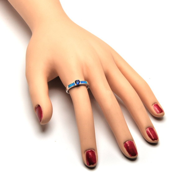 Srebrny Pierścionek z Opalem i Cyrkonią