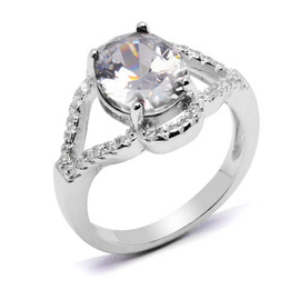 Srebrny Pierścionek z Diamentową Cyrkonią