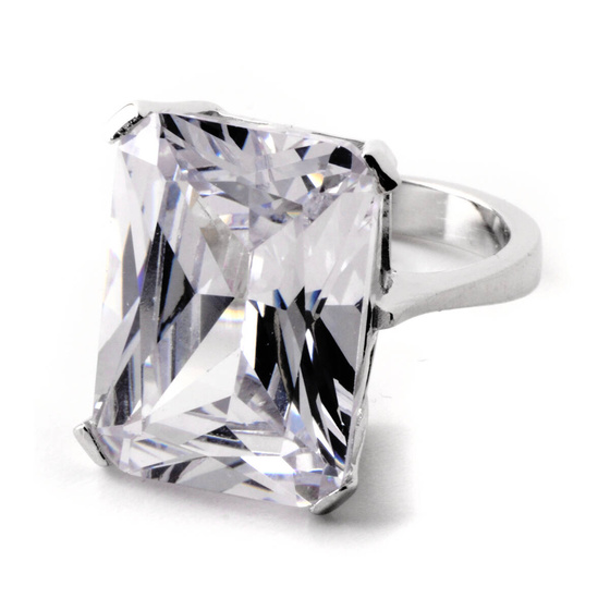 Srebrny Pierścionek z Dużą Bezbarwną Cyrkonią