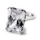 Srebrny Pierścionek z Dużą Bezbarwną Cyrkonią