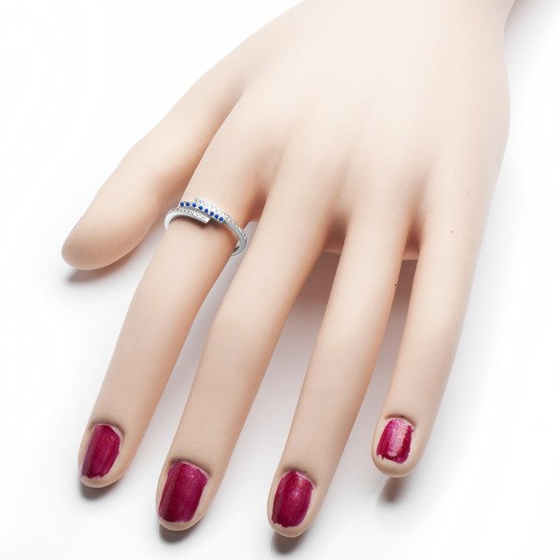 Pierścionek Srebrny z Szafirowymi Kamieniami