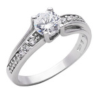 Pierścionek Srebrny z Diamentowymi Cyrkoniami