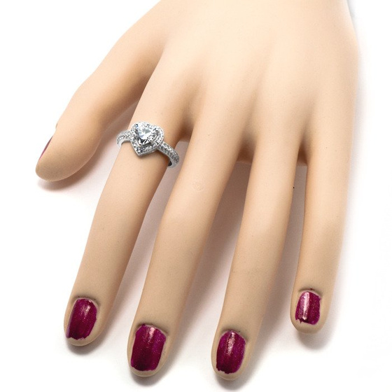 Pierścionek Srebrny z Białym Sercem