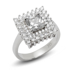 Srebrny Pieścionek Kwadratowy z Cyrkonią