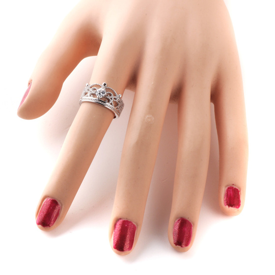 Srebrny Pierścionek w Kształcie Korony z Cyrkonią