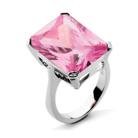 Srebrny Pierścionek z Dużą Czarną Cyrkonią