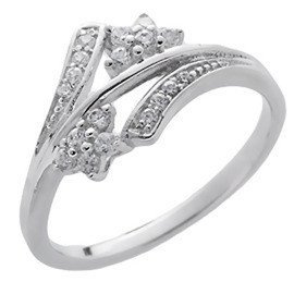 Srebrny Pierścionek z Białymi Kwiatuszkami