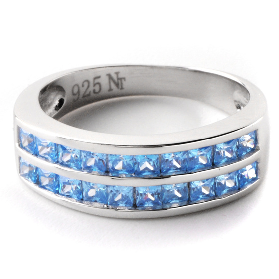 Srebrna Obrączka Wysadzana Błękitnymi Cyrkoniami