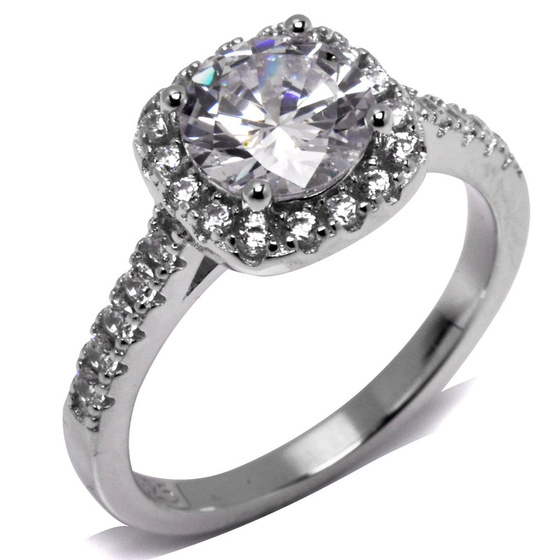 Srebrny Pierścionek Wysadzany Cyrkoniami