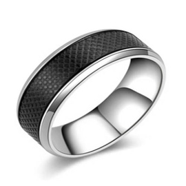 Obrączka z Czarną Aplikacją ze Stali Szlachetnej