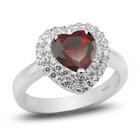 Pierścionek Srebrny Wysadzany Czerwonym Sercem