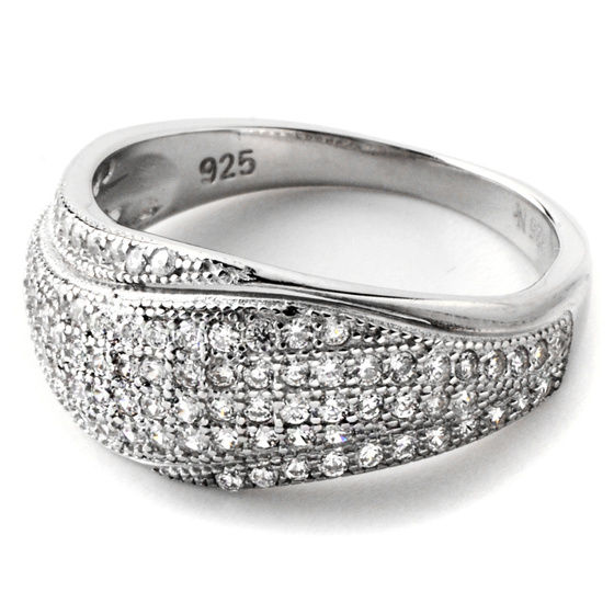 Srebrny Pierścionek Wysadzany Cyrkoniami