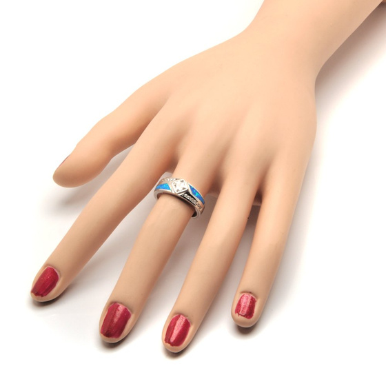 Srebrna Obrączka z Niebieskim Opalem i Cyrkoniami