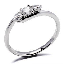 Srebrny Pierścionek z Diamentowymi Cyrkoniami