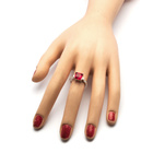 Srebrny Pieścionek z Kwadratową Rubinową Cyrkonią