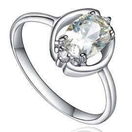 Srebrny Pierścionek z Diamentową Cyrkonią