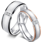 Obrączka ze Stali z Diamentowymi Kamieniami 