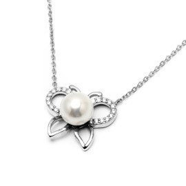 Srebrny Naszyjnik z Motylkiem i Białą Perłą