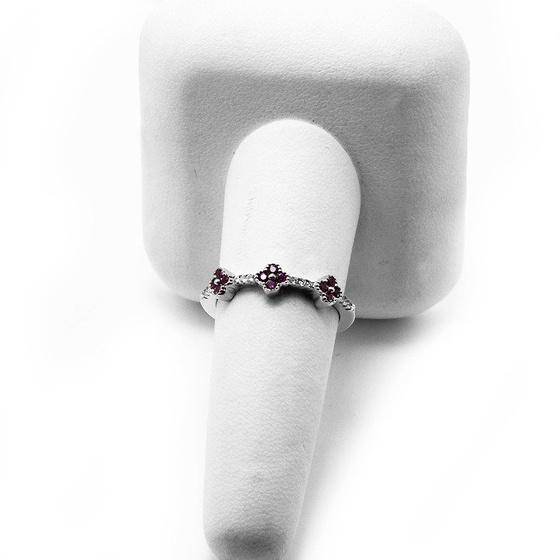 Pierścionek Srebrny z Rubinowymi Cyrkoniami