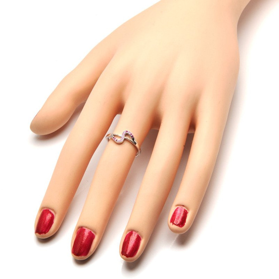 Srebrny Pierścionek Wywijaniec Rubinowe Cyrkonie